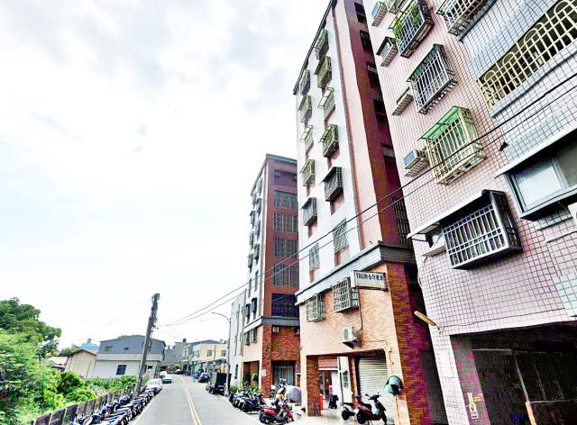 麥寮龍江街電梯兩房