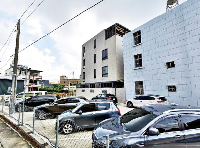 新市區永就透天別墅