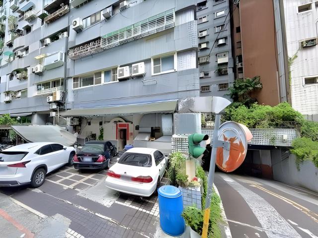 台北松山法拍大樓-11