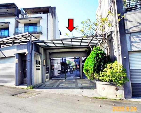 東區拍賣透天-7